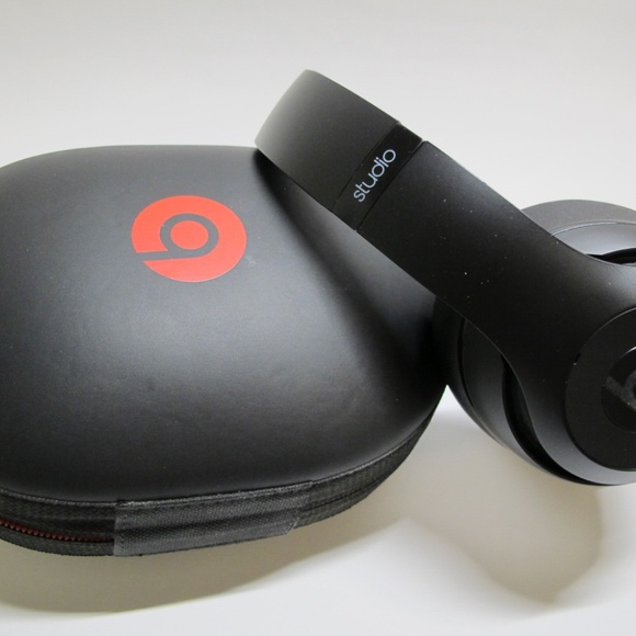 Beats by Dre Studio Wireless Over-Ear Headphone - Picture 2 of 13
